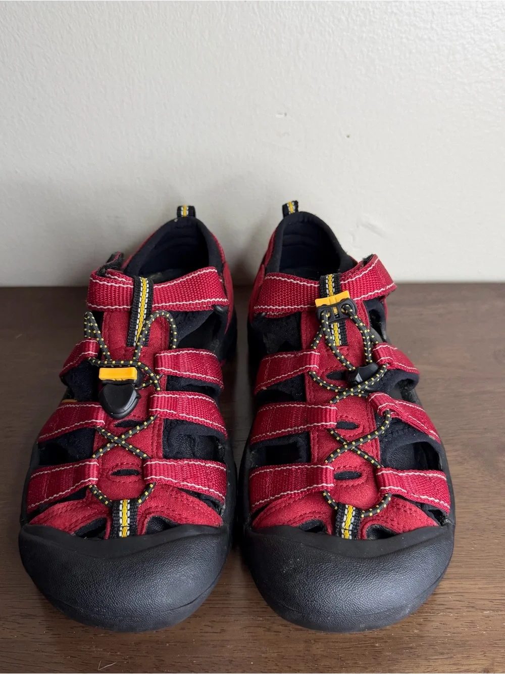Keen Newport H2 Waterproof Red Hiking Sandals Sz 5 Kids